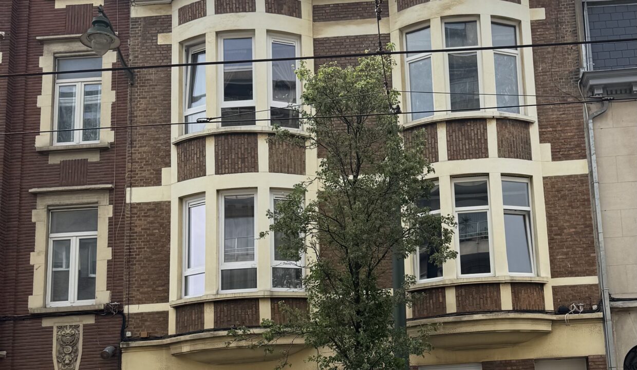 dc0ac2c5c1dbab31bc33197ace00837e-1